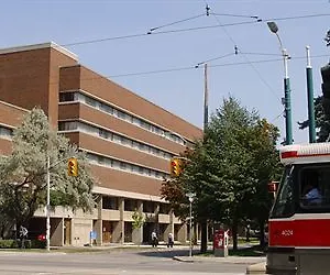 https://university-of-toronto-wilson-hall-residence.niagara-fallshotels.com